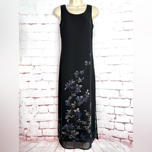 DONNA RICCO Dresses & Skirts - DONNA RICCO New York 2 PETITE Floral design on Black lined sheath maxi dress 2P
